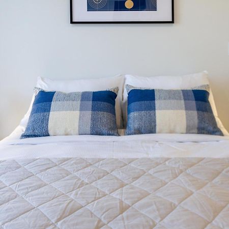 City Lights Retreat With Carpark 2 Bed 2 Bath Christchurch Esterno foto
