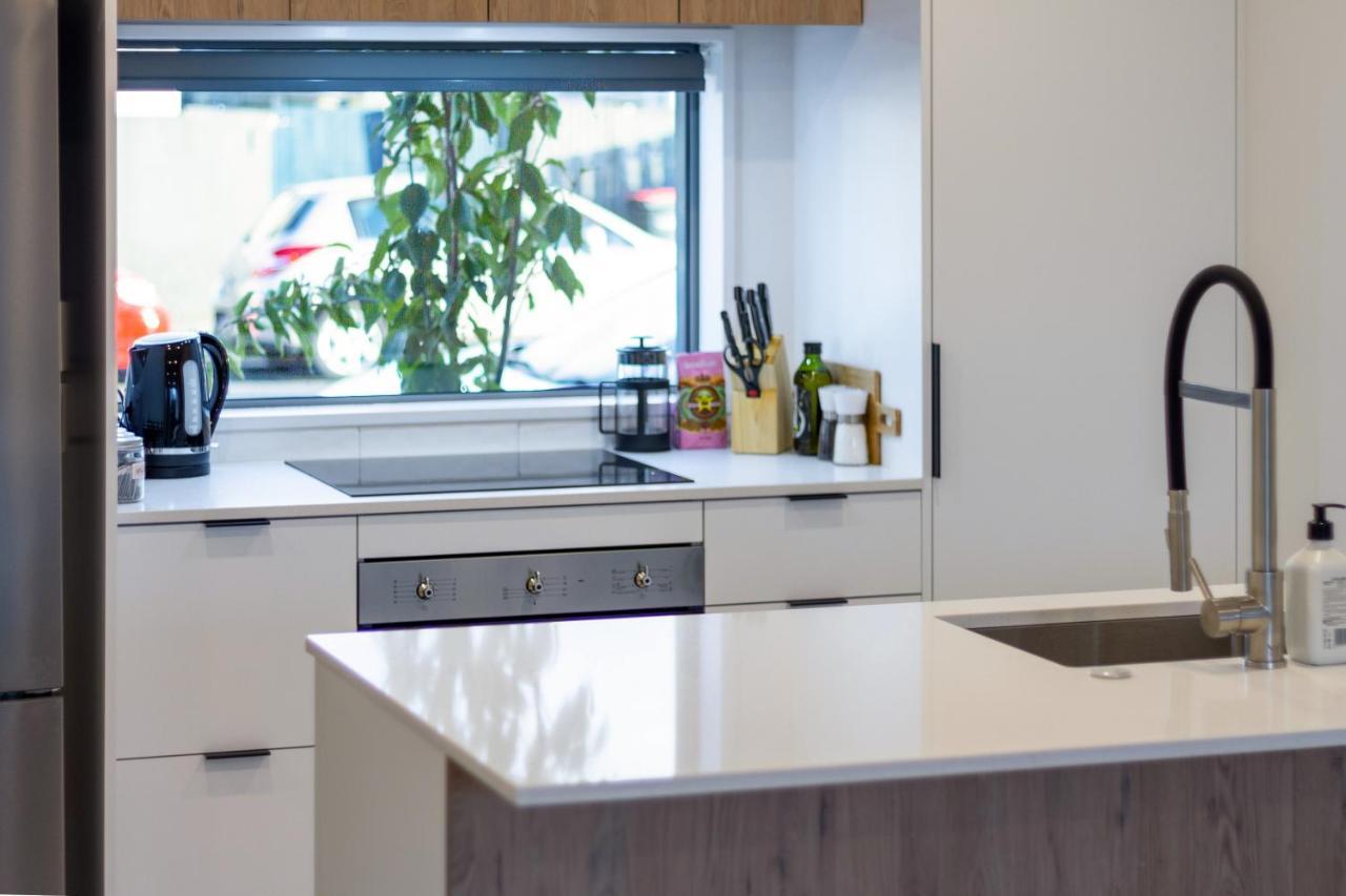 City Lights Retreat With Carpark 2 Bed 2 Bath Christchurch Esterno foto